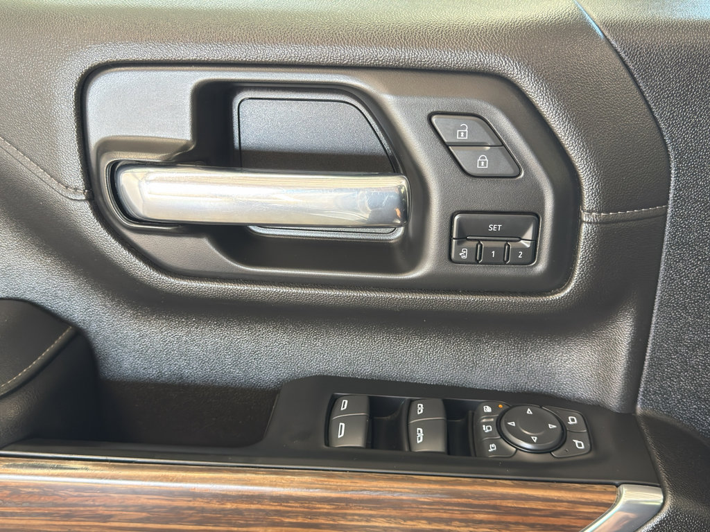 Used 2023 Chevrolet Silverado 3500 High Country AWD/4WD image 25