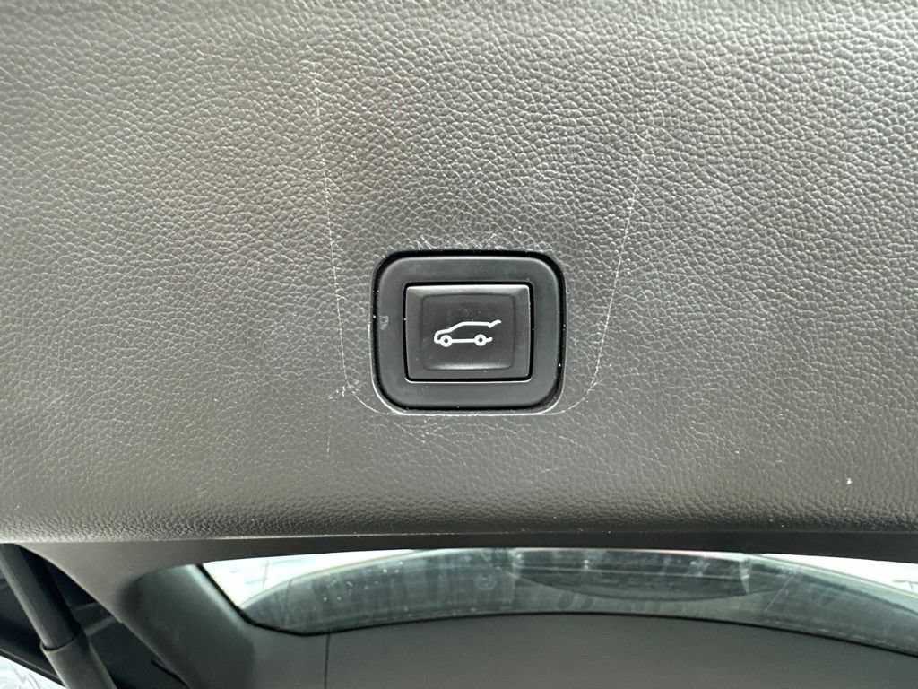 Used 2018 Chevrolet Traverse LT FWD image 10