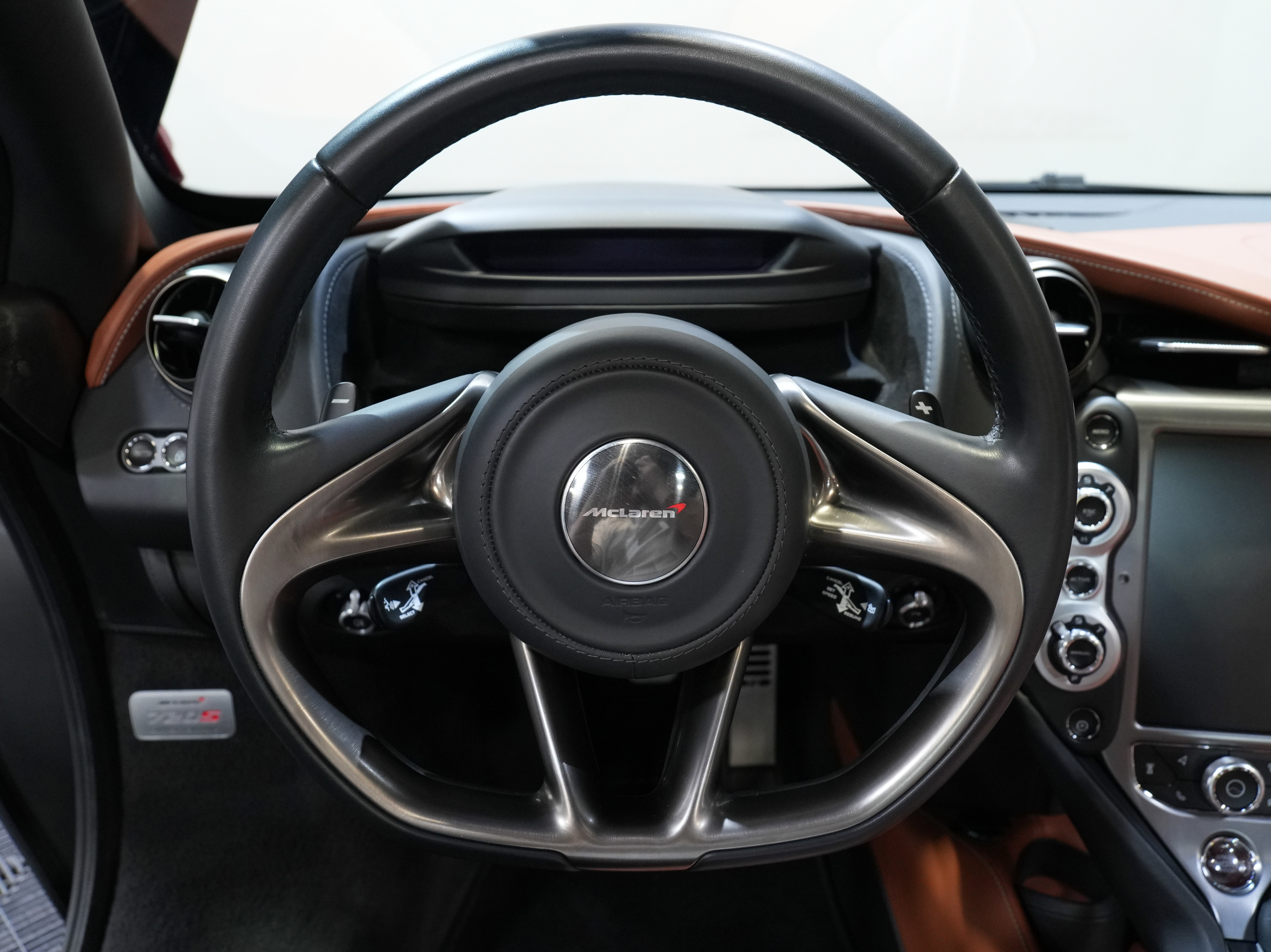 Used 2018 McLaren 720S image 34