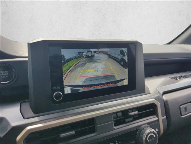 Used 2025 Toyota Tacoma SR5 AWD/4WD image 9