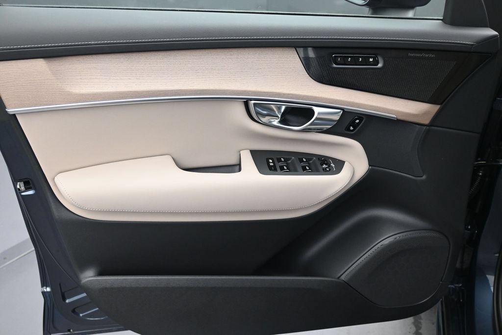 New 2026 Volvo XC90 B6 Ultra w/ Protection Package AWD/4WD image 5
