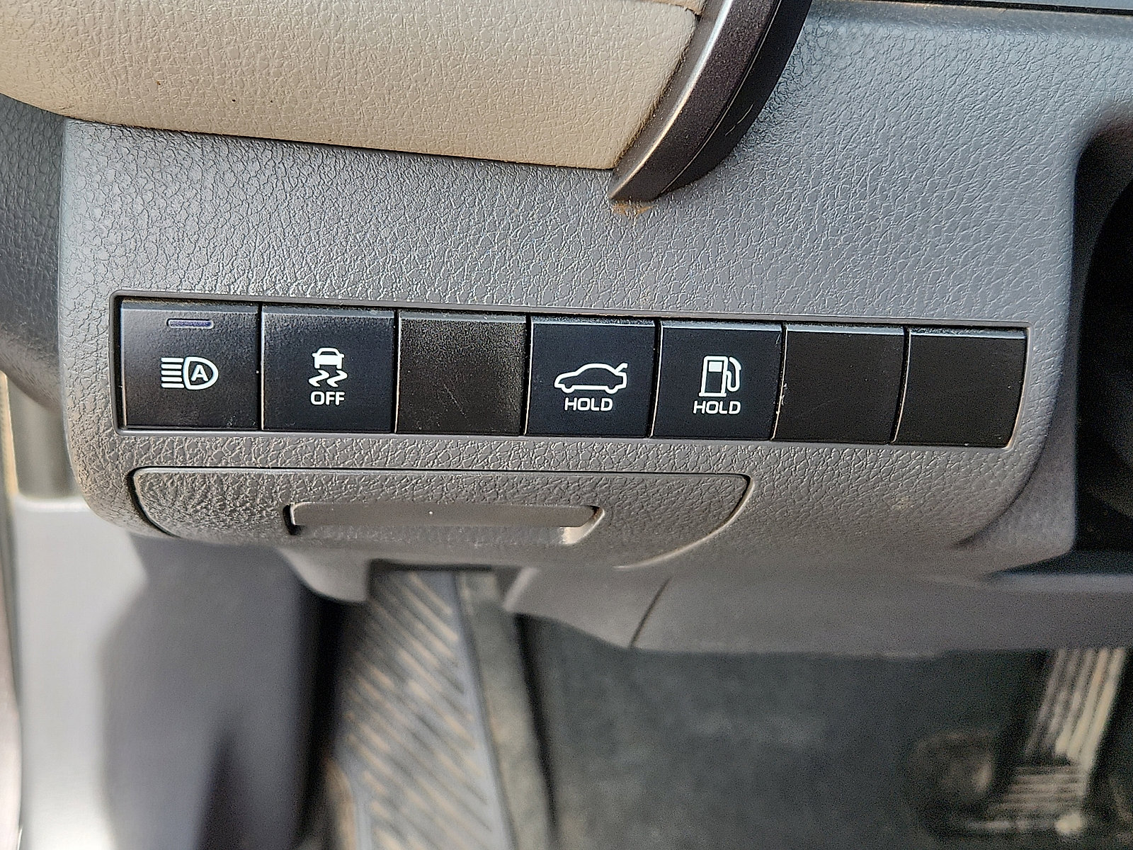 Used 2022 Toyota Camry LE FWD image 14