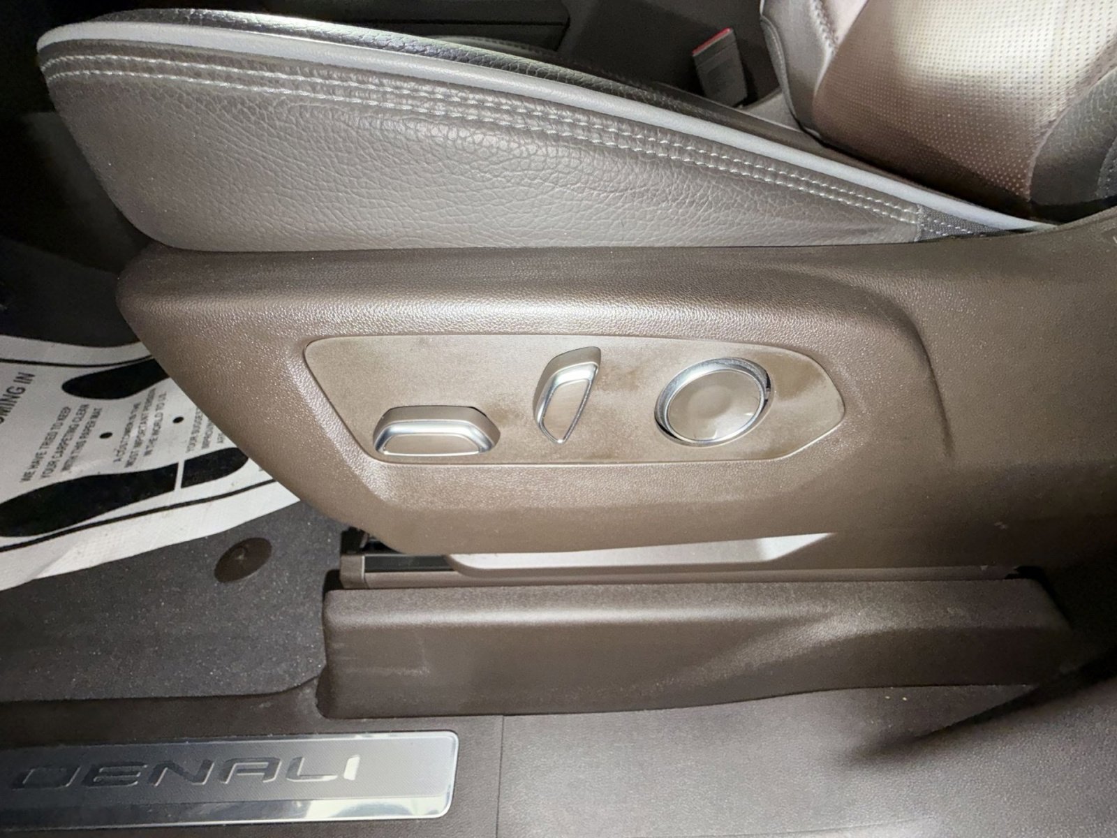 Used 2024 GMC Sierra 1500 Denali w/ Technology Package image 14