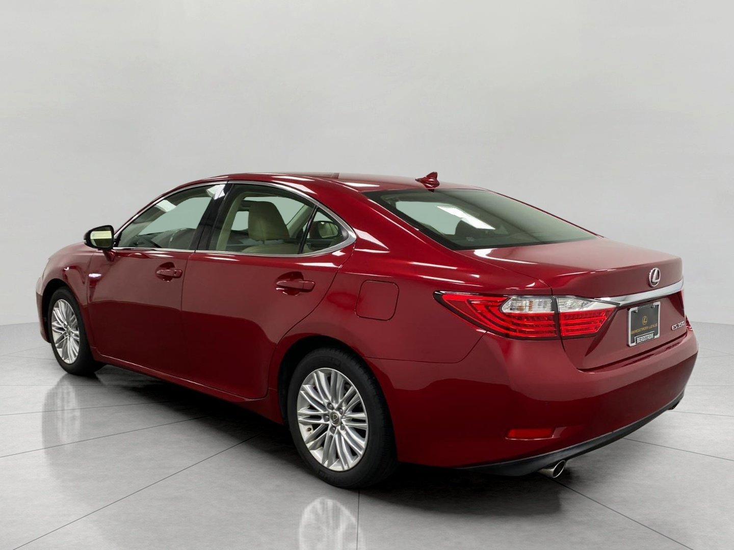 Used 2014 Lexus ES 350 w/ Luxury Package FWD image 7