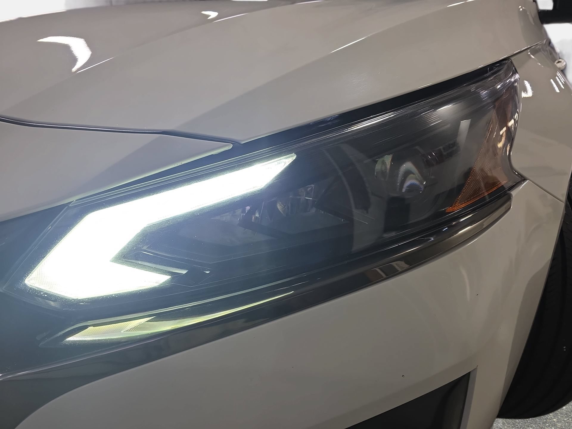 Used 2024 Nissan Altima 2.5 SR FWD image 28