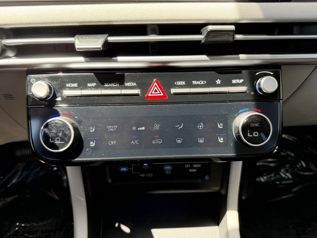Used 2025 Hyundai Tucson Limited AWD/4WD image 27