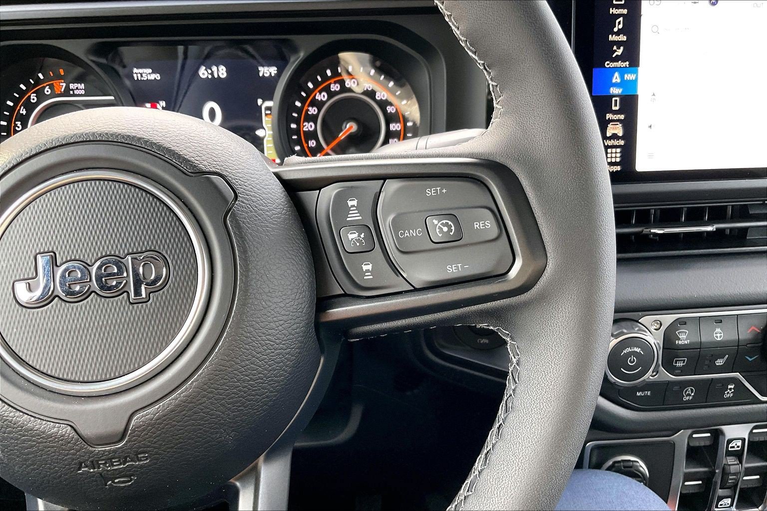 Used 2026 Jeep Gladiator Mojave AWD/4WD image 19