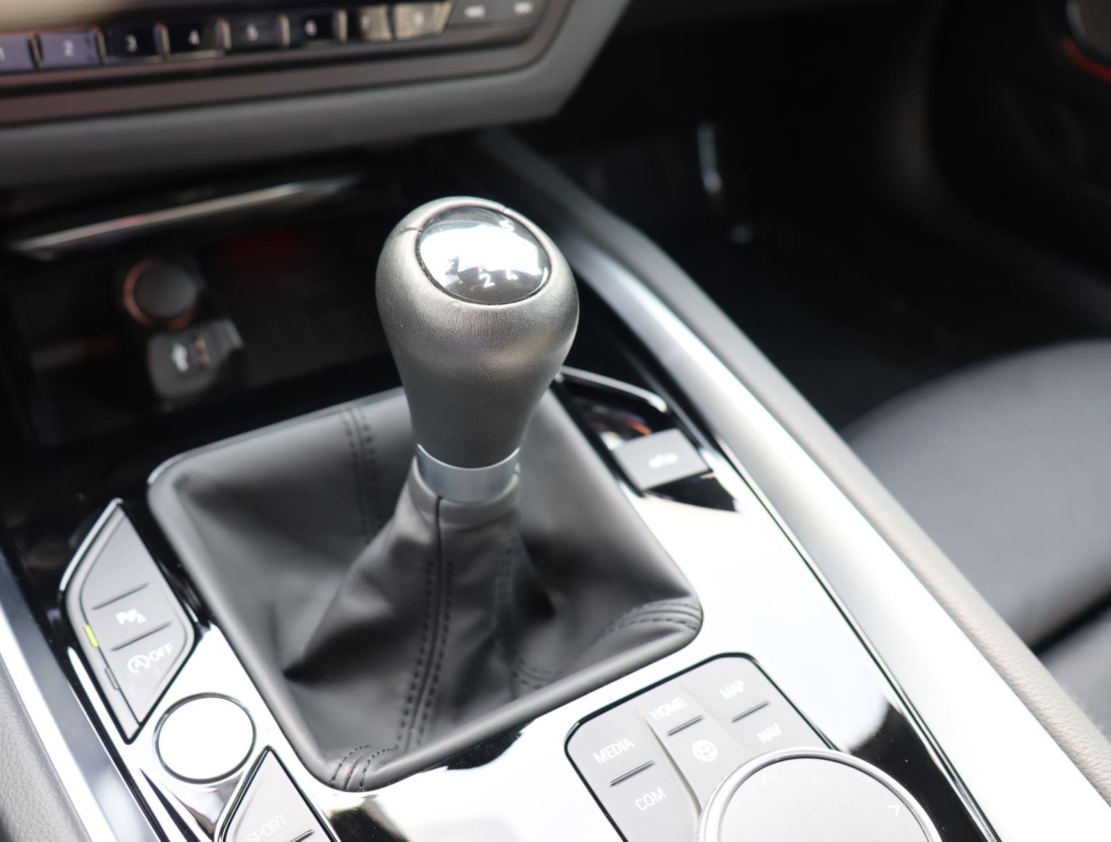 Used 2025 BMW Z4 M40i w/ Premium Package image 14