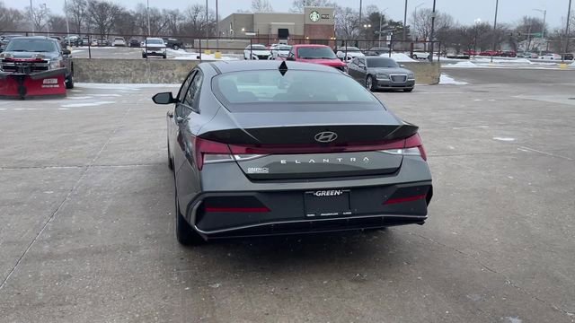 Used 2024 Hyundai Elantra SEL image 7