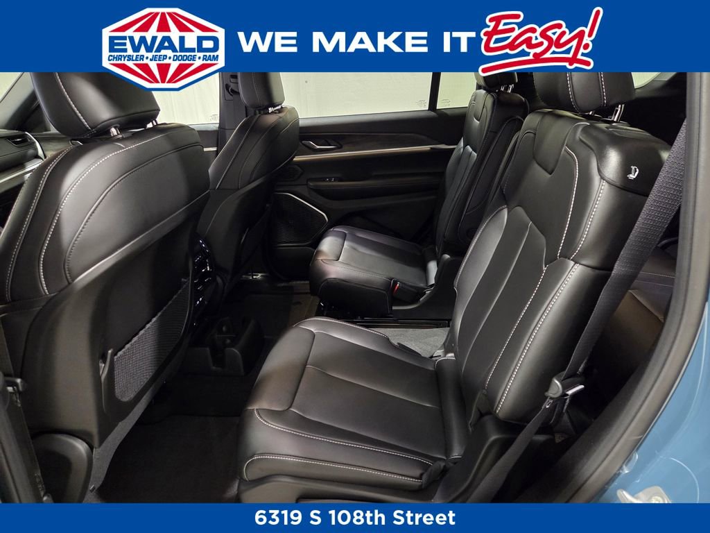 New 2026 Jeep Grand Cherokee L Limited w/ Limited Altitude Package AWD/4WD image 10