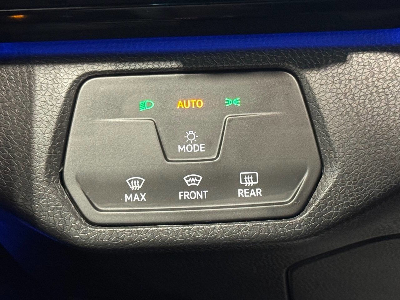 Used 2023 Volkswagen ID.4 S image 31