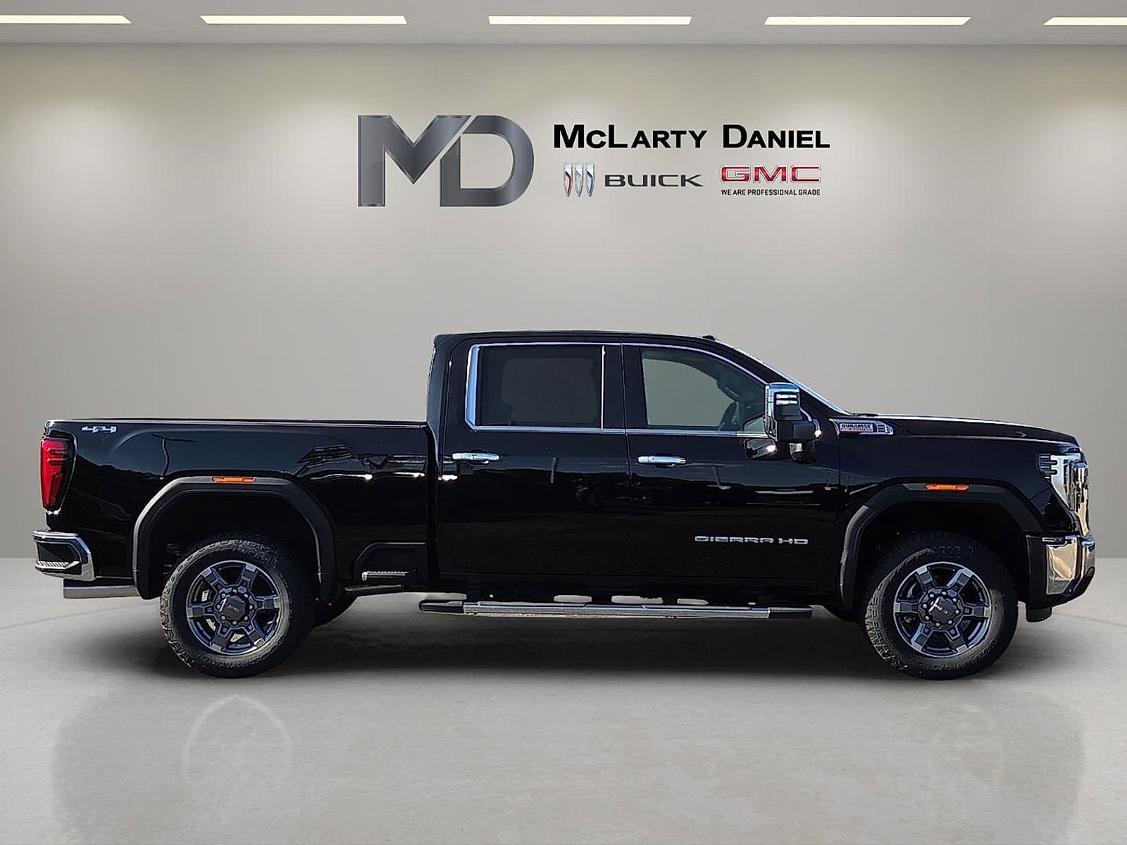 New 2025 GMC Sierra 2500 SLT w/ SLT Convenience Package AWD/4WD image 6