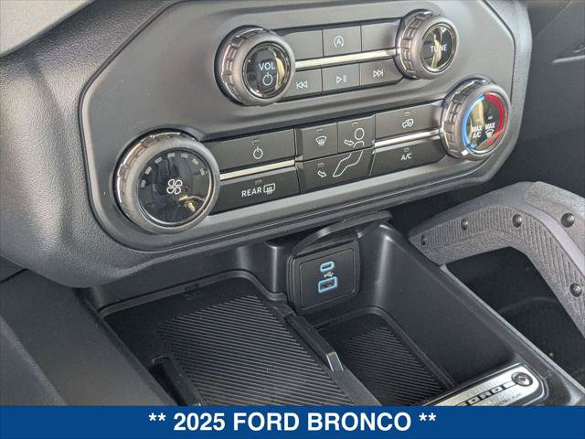 New 2025 Ford Bronco Badlands AWD/4WD image 14