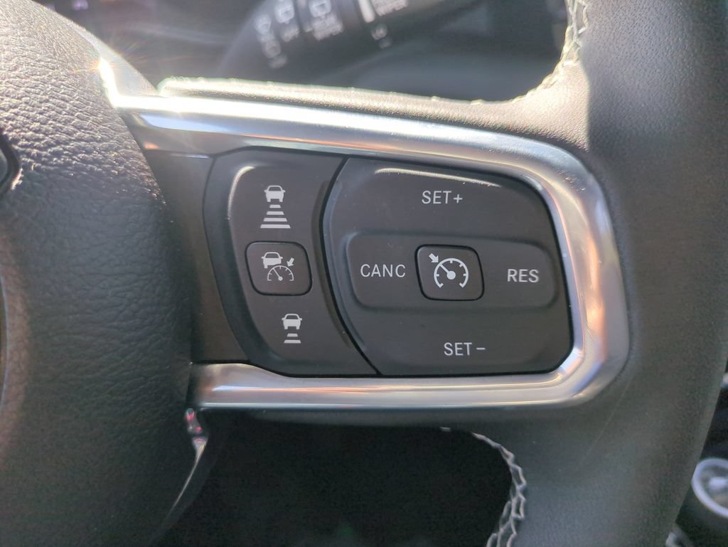 Used 2025 Jeep Wrangler Unlimited Sahara w/ Safety Group AWD/4WD image 29