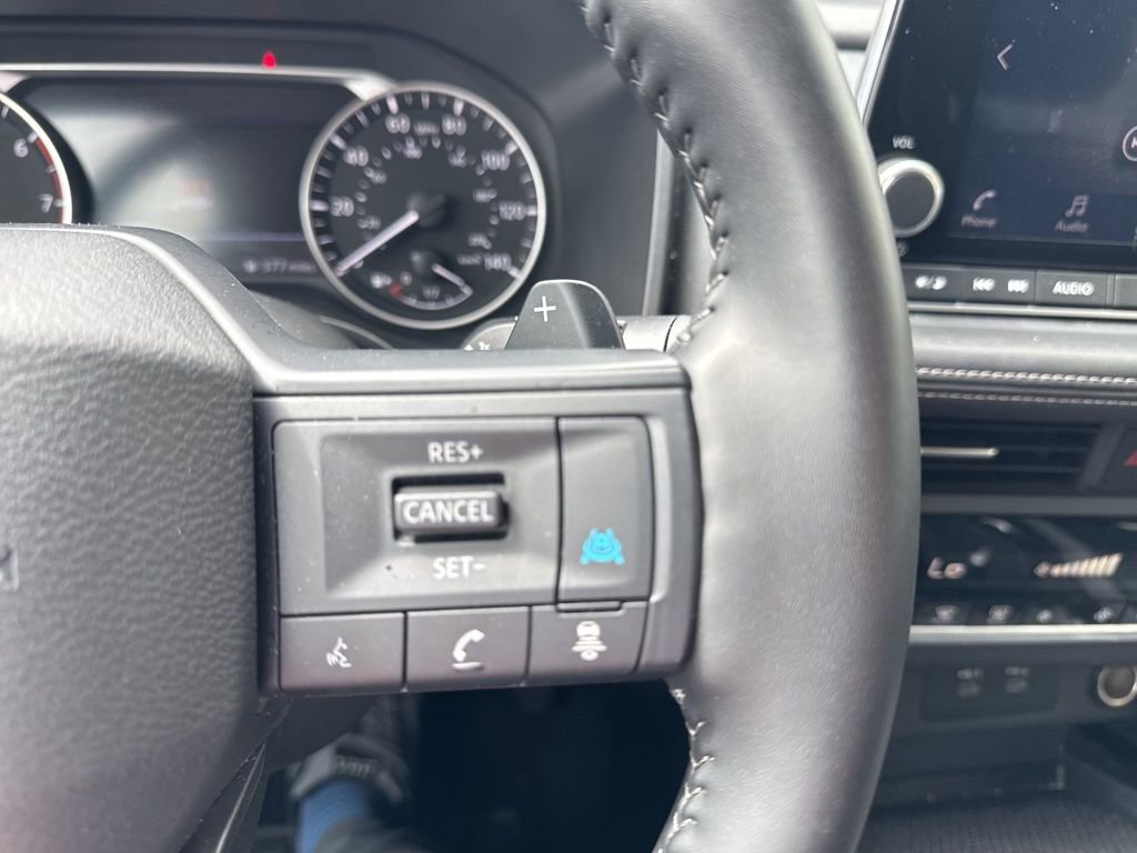 Used 2025 Nissan Rogue SV image 18