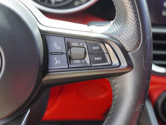 Used 2020 Alfa Romeo Giulia RWD image 26