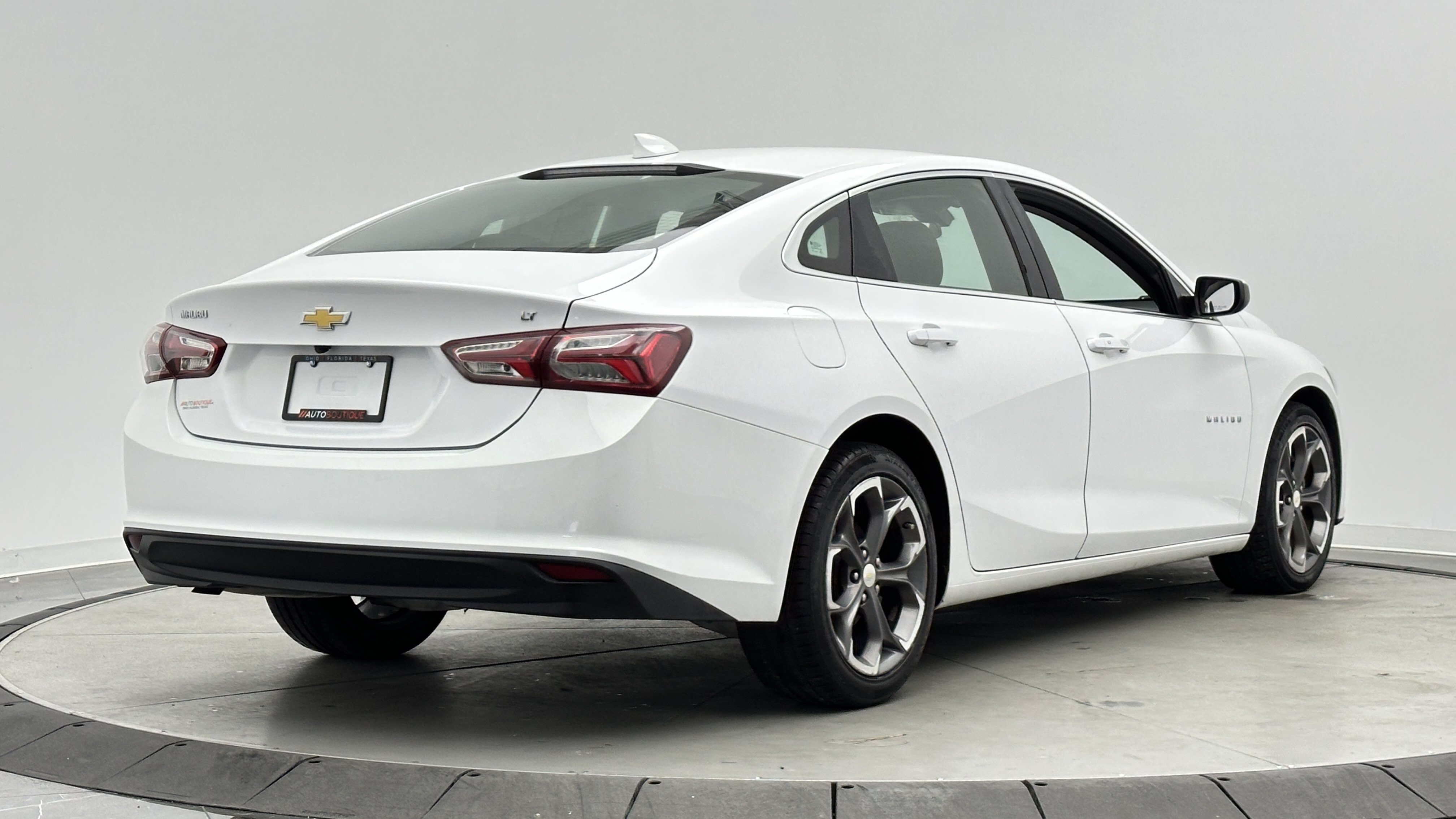 Used 2021 Chevrolet Malibu LT FWD image 7