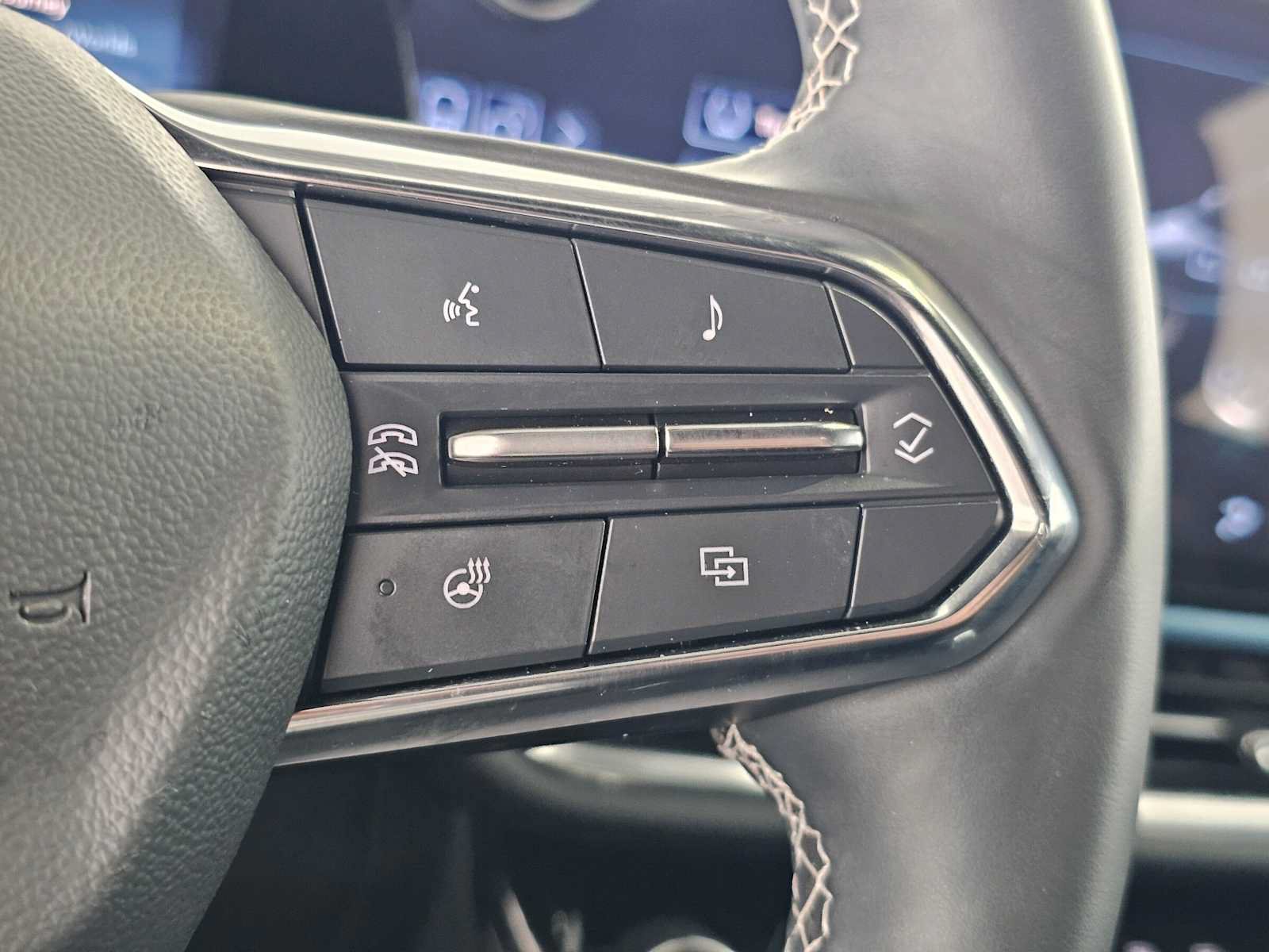 Used 2024 Chevrolet Equinox EV LT FWD image 30