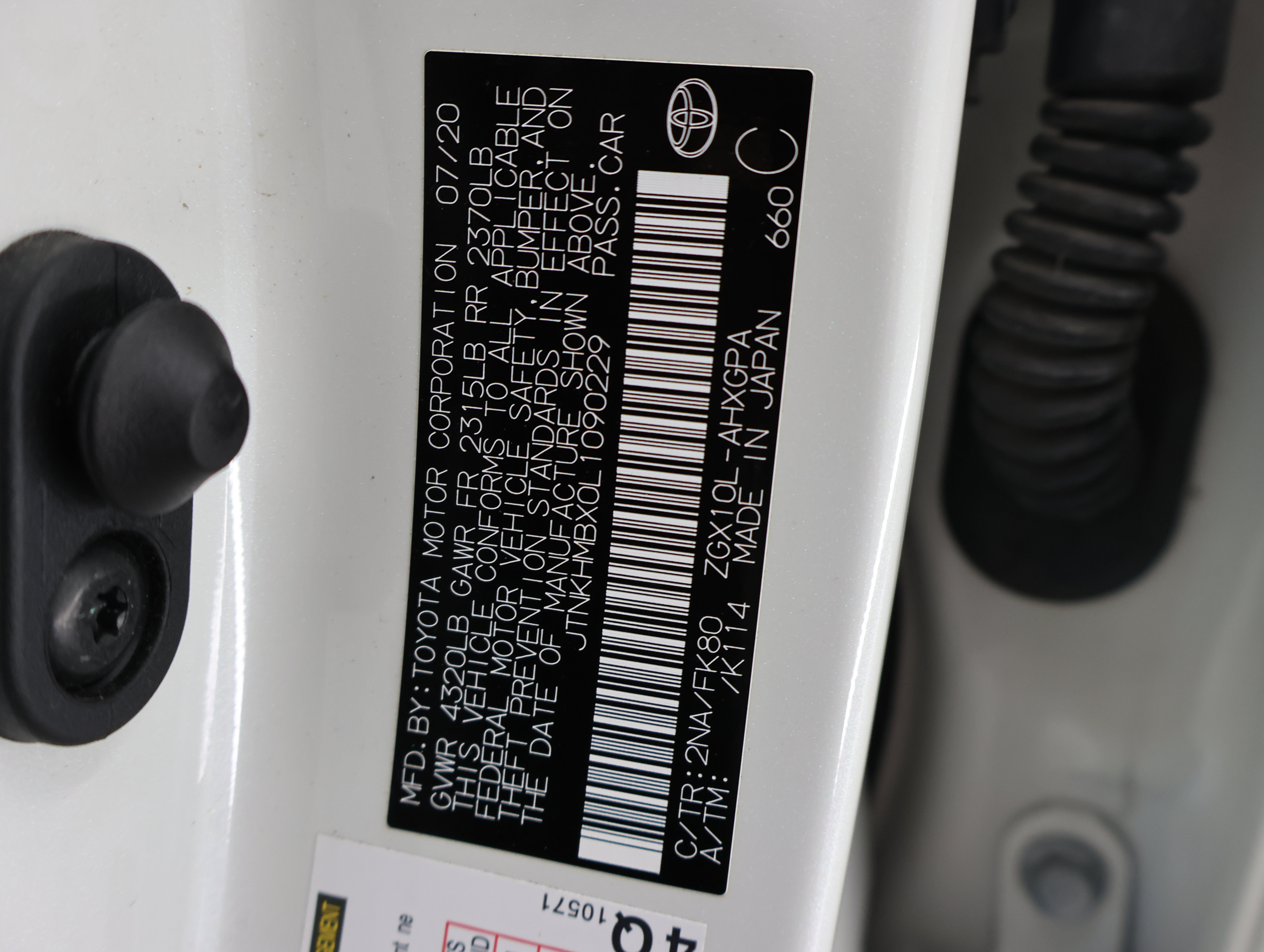 Used 2020 Toyota C-HR XLE FWD image 53