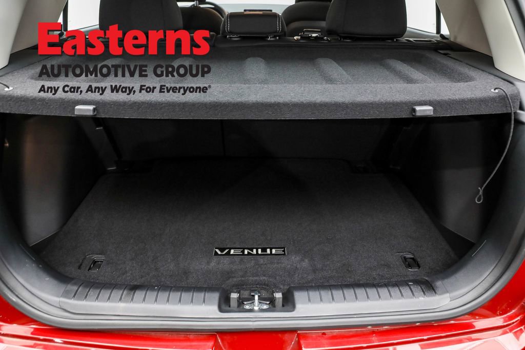 Used 2024 Hyundai Venue SEL image 9