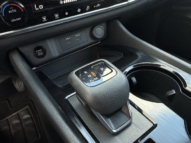 Used 2024 Nissan Rogue SV FWD image 19