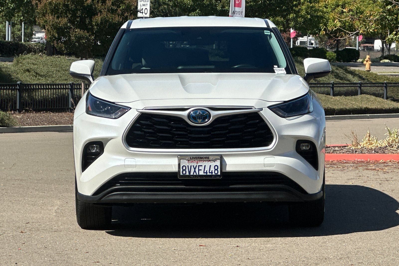 Used 2021 Toyota Highlander LE AWD/4WD image 9