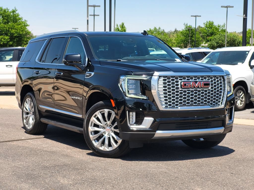 Used 2024 GMC Yukon Denali w/ Advanced Technology Package AWD/4WD image 2