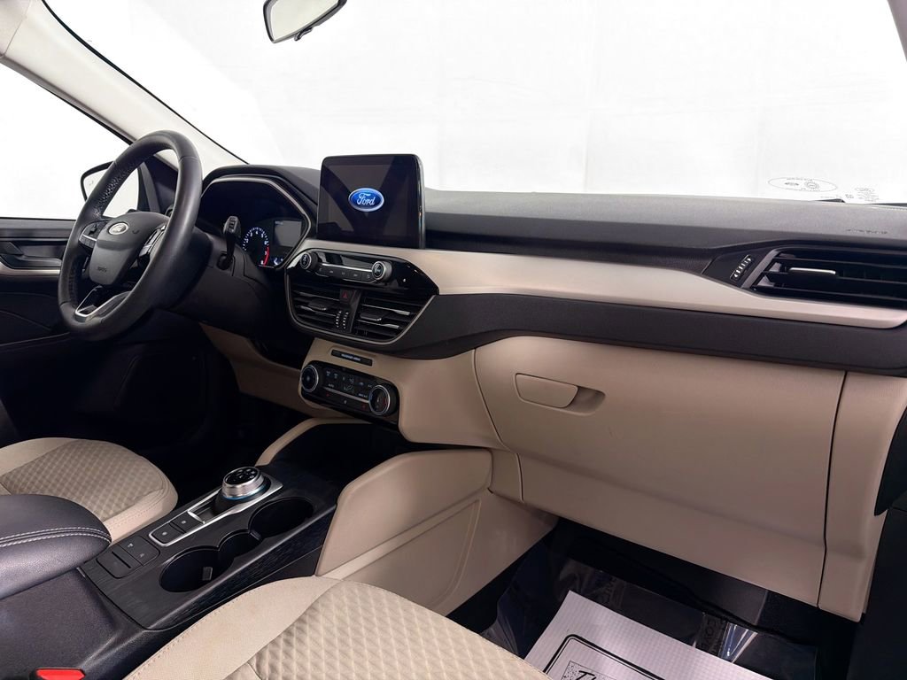 Used 2022 Ford Escape SE w/ Cold Weather Package image 28