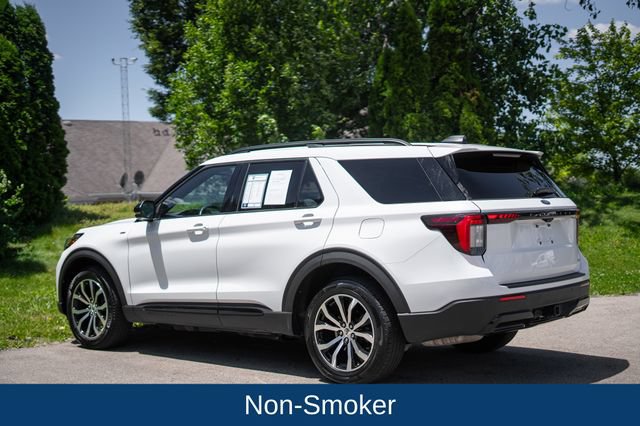 Used 2025 Ford Explorer ST-Line AWD/4WD image 7