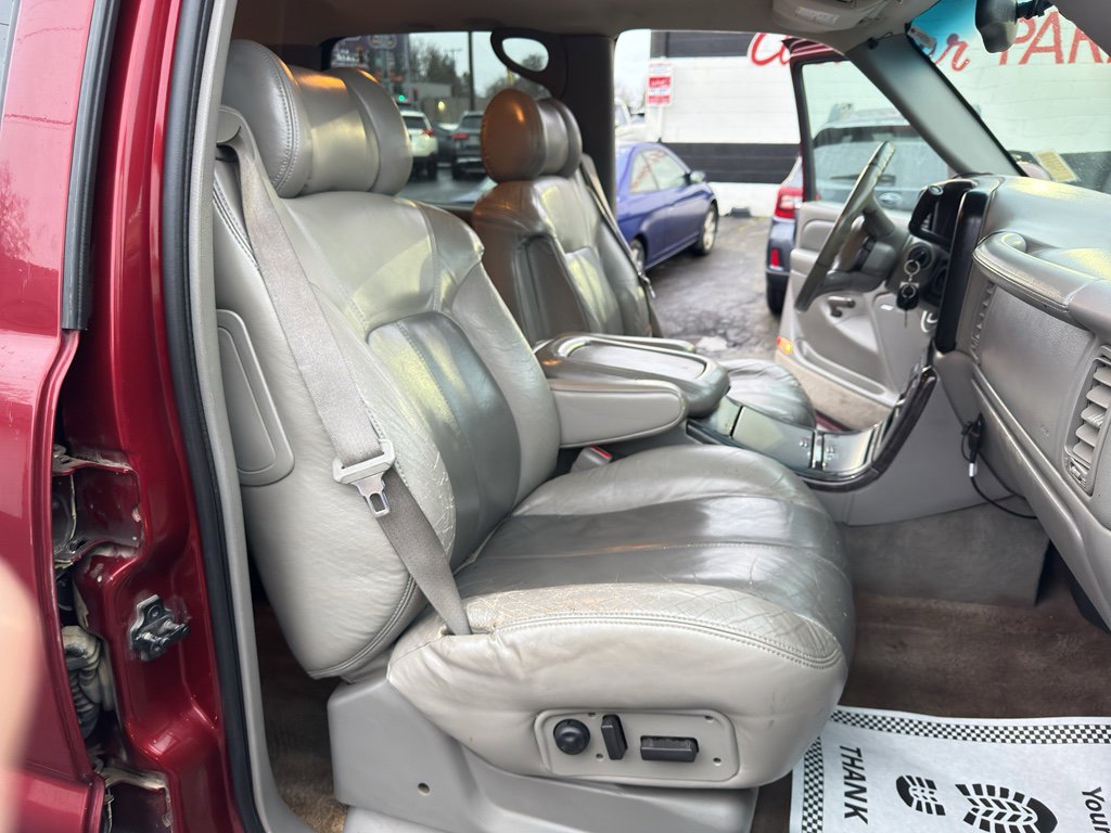 Used 2001 GMC Yukon XL Denali image 18