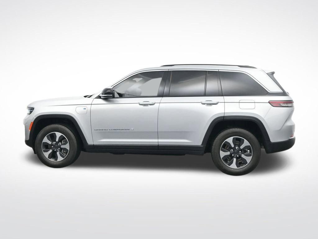 Used 2023 Jeep Grand Cherokee 4WD 4xe image 10