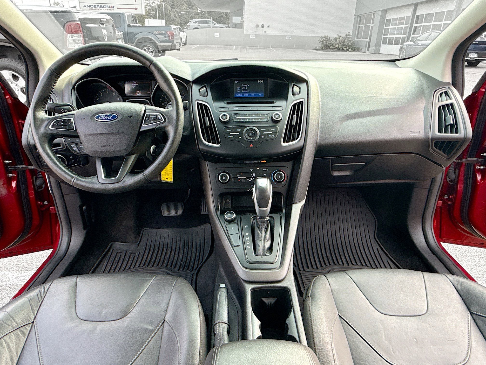 Used 2015 Ford Focus SE w/ Equipment Group 201A image 3