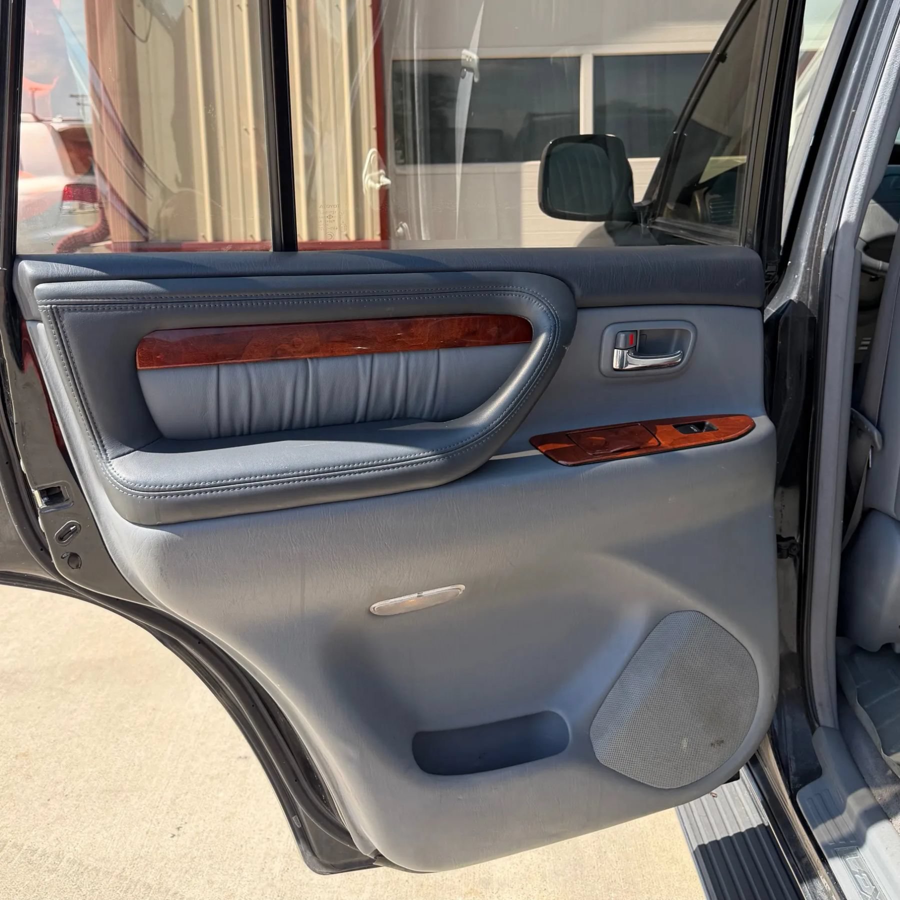 Used 1999 Lexus LX 470 4WD image 26