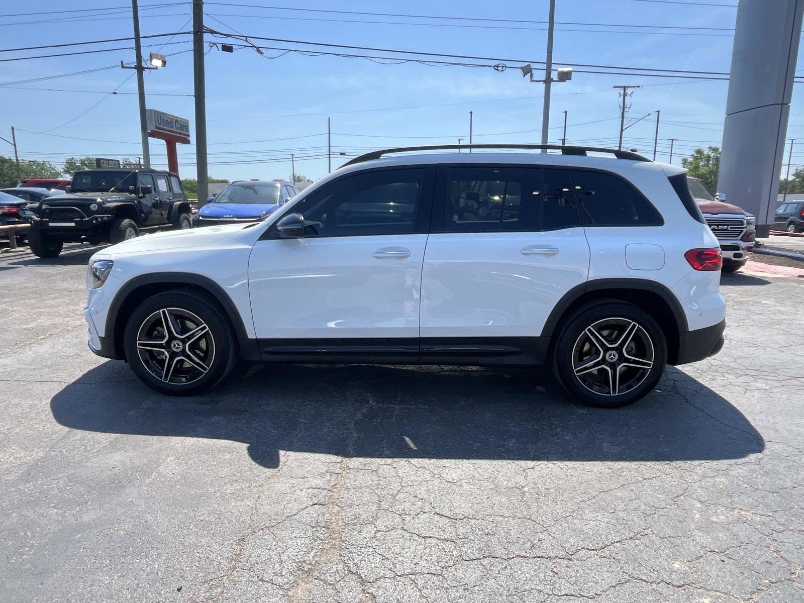 Used 2024 Mercedes-Benz GLB 250 image 4