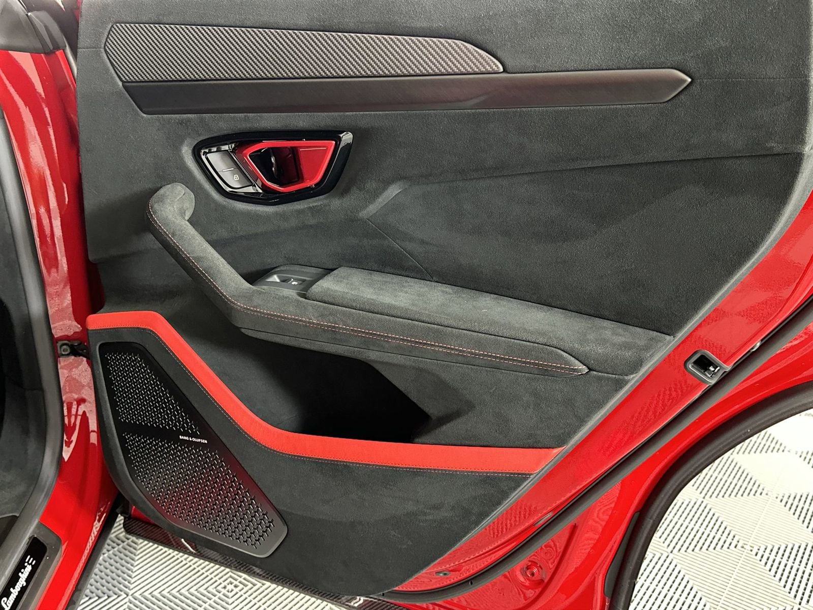 Used 2023 Lamborghini Urus Performante AWD/4WD image 32