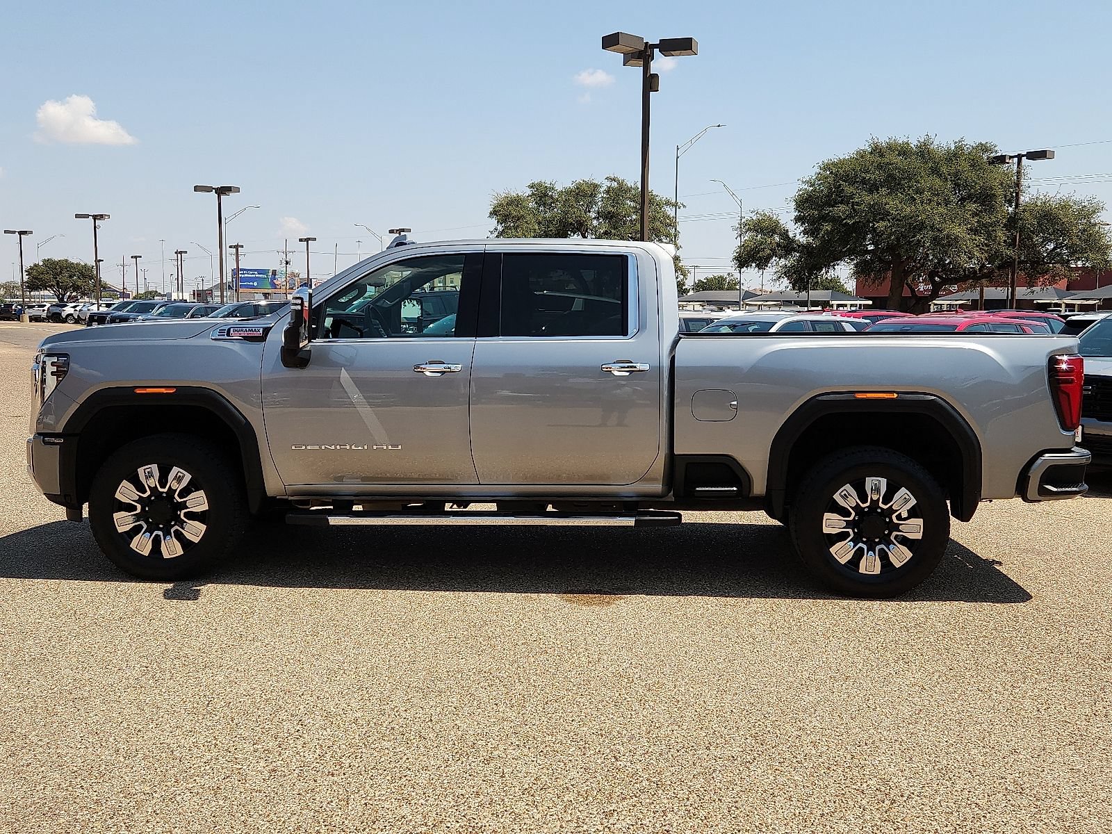 Used 2025 GMC Sierra 2500 Denali w/ Denali Reserve Package AWD/4WD image 2
