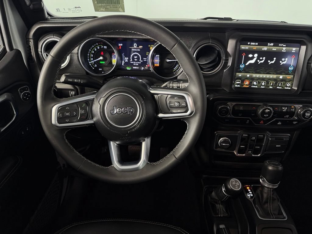 Used 2023 Jeep Wrangler Unlimited Sahara AWD/4WD image 13