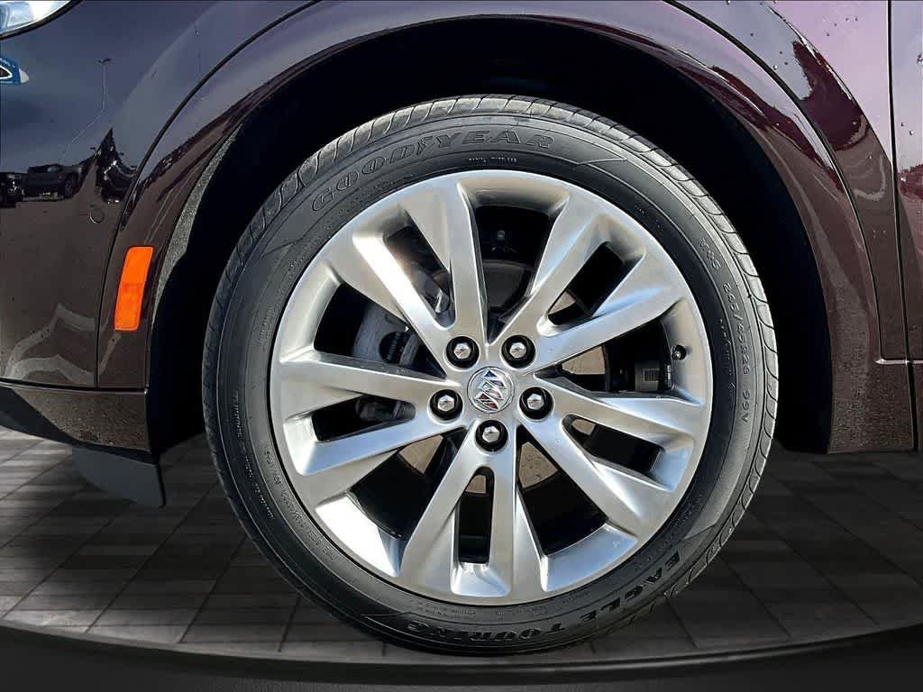 Used 2023 Buick Envision Avenir AWD/4WD image 36