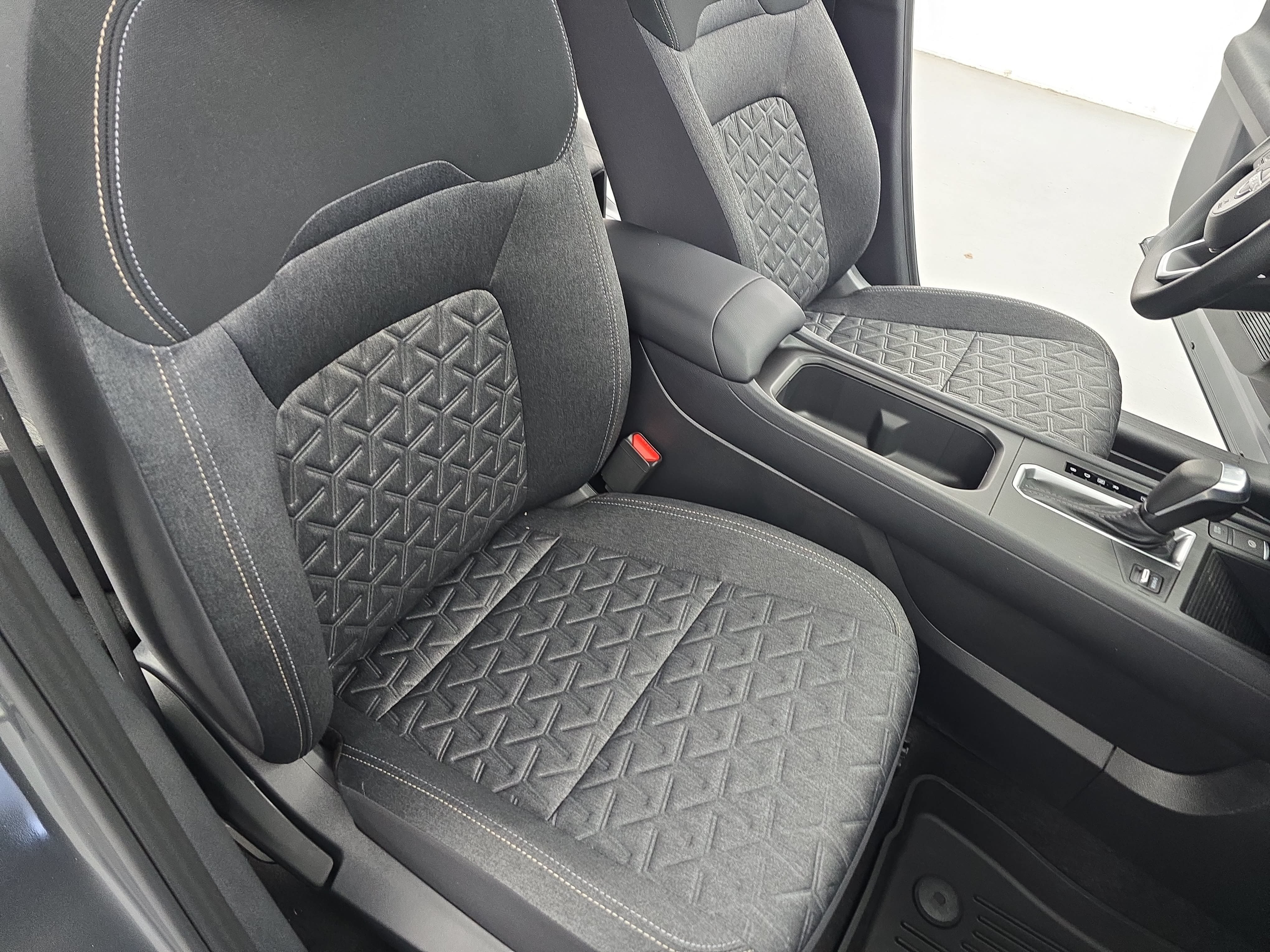 New 2026 Nissan Kicks SV w/ SV Premium Package FWD image 10