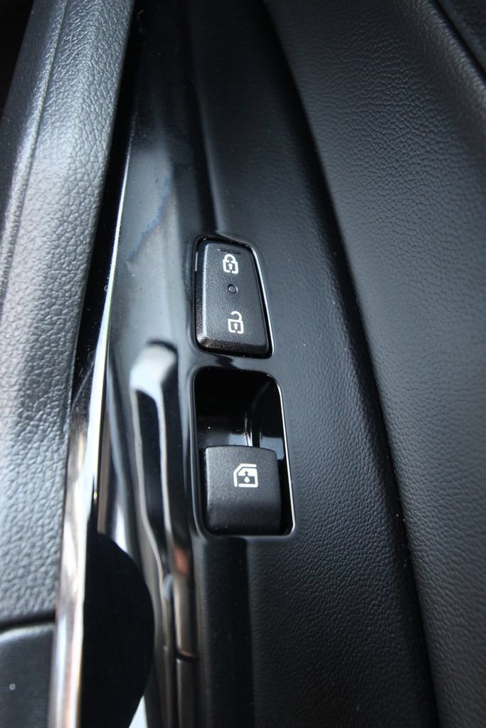 Used 2024 Kia Sportage EX FWD image 23
