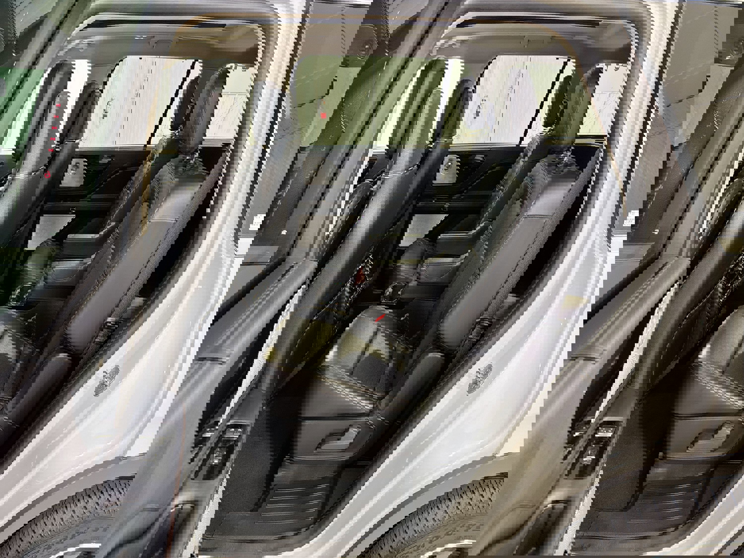 Used 2023 Lincoln Aviator Reserve w/ Equipment Group 201A image 25