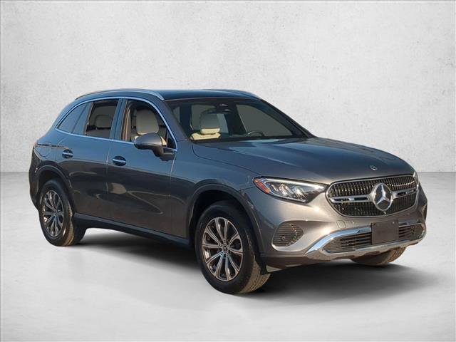 Used 2023 Mercedes-Benz GLC 300 4MATIC image 3