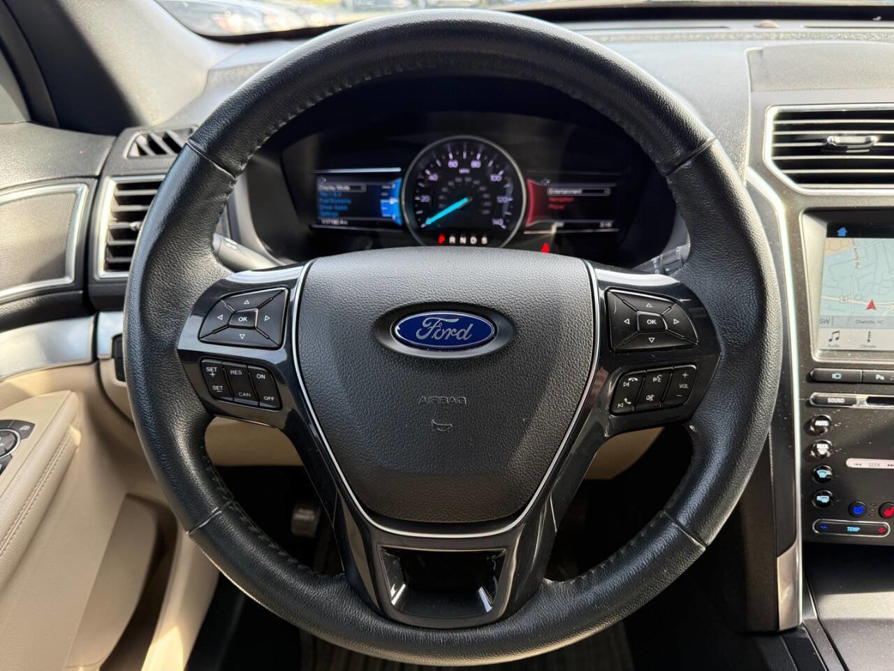 Used 2018 Ford Explorer Limited image 19