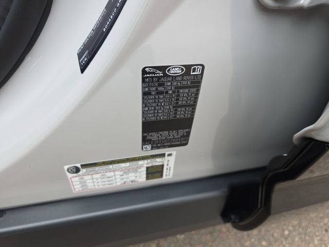 New 2026 Land Rover Defender 130 X-Dynamic SE AWD/4WD image 24