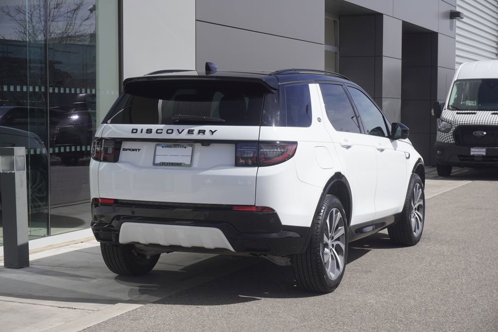 Used 2025 Land Rover Discovery Sport Dynamic SE image 2