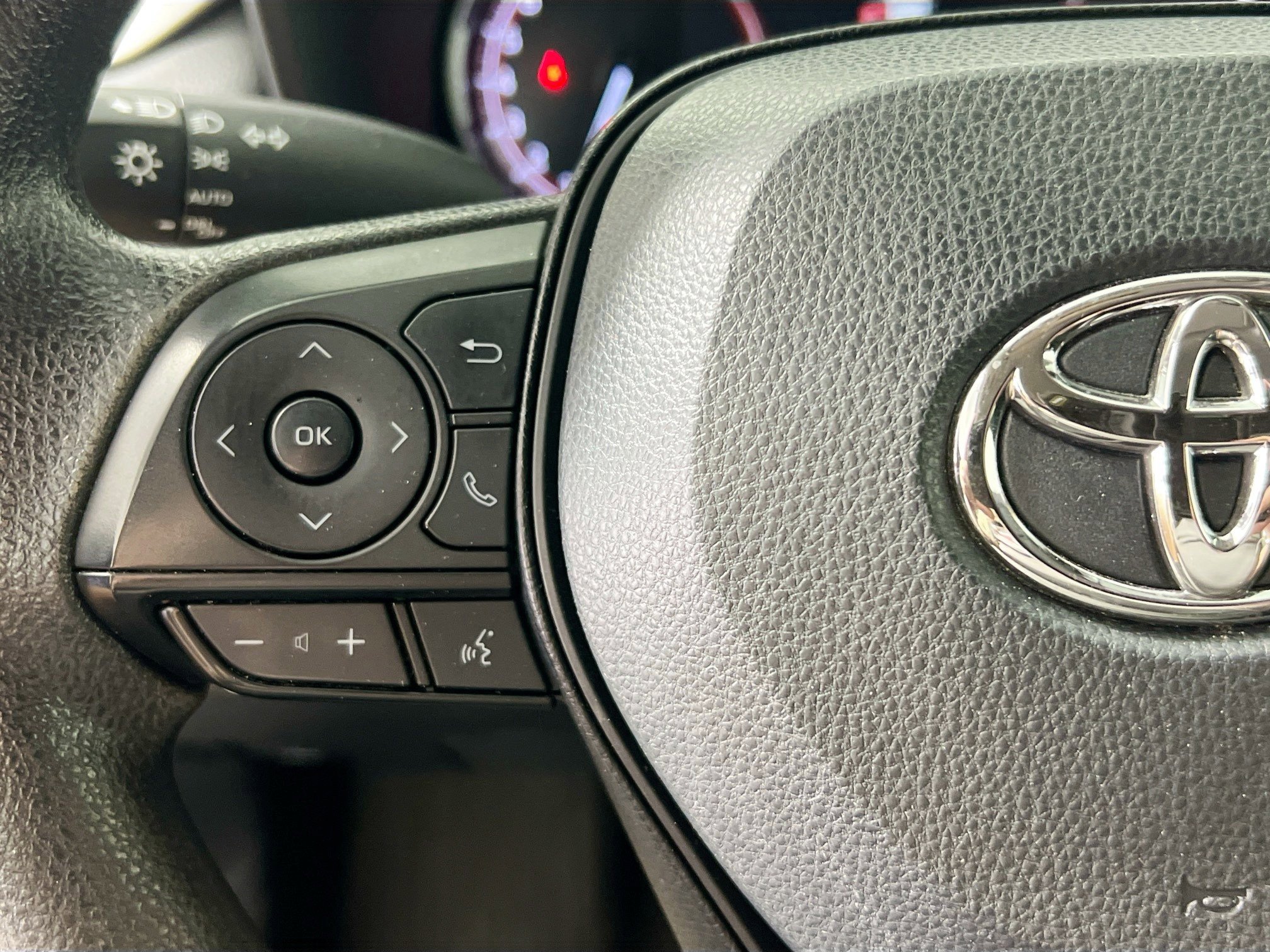 Used 2024 Toyota RAV4 XLE image 61