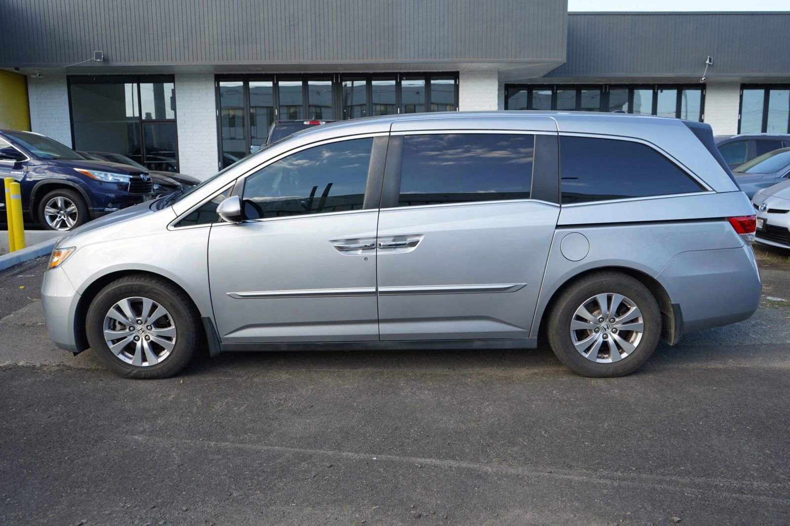 Used 2017 Honda Odyssey EX-L image 2