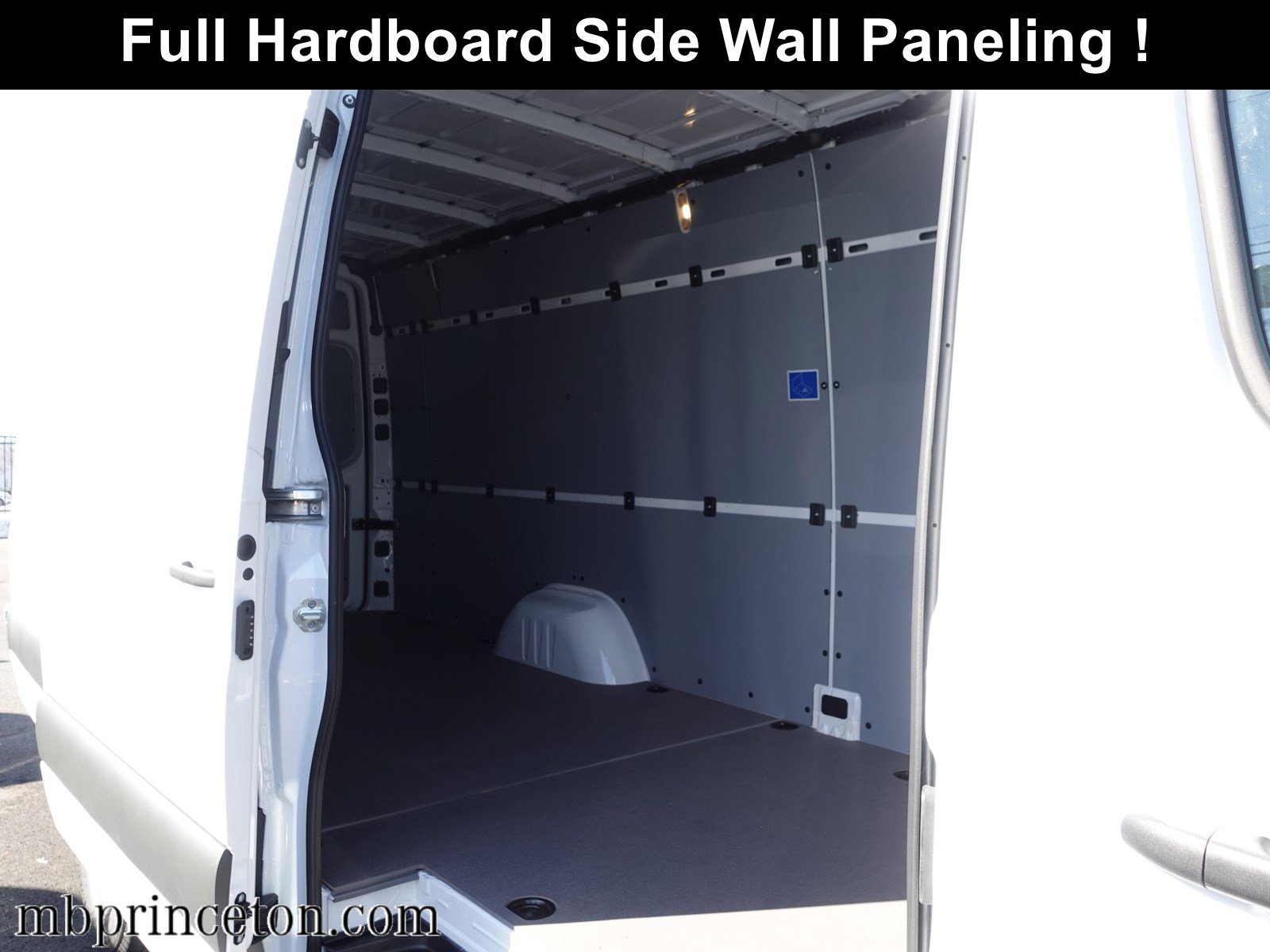 Used 2024 Mercedes-Benz Sprinter 2500 image 11