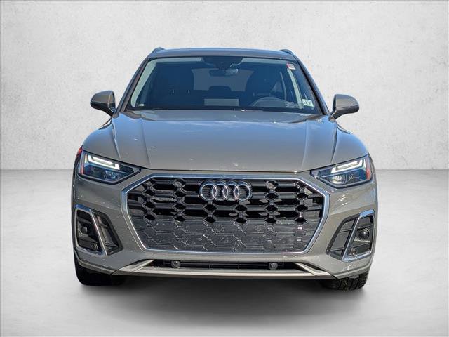 Used 2023 Audi Q5 2.0T Premium w/ Convenience Package image 2