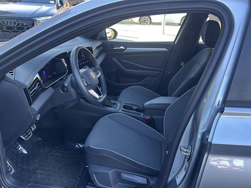 Used 2026 Volkswagen Jetta Sport FWD image 12